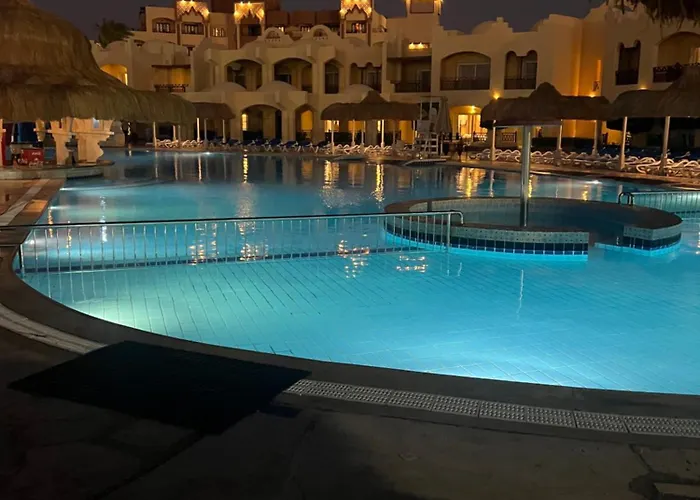 Villa Pause For A While